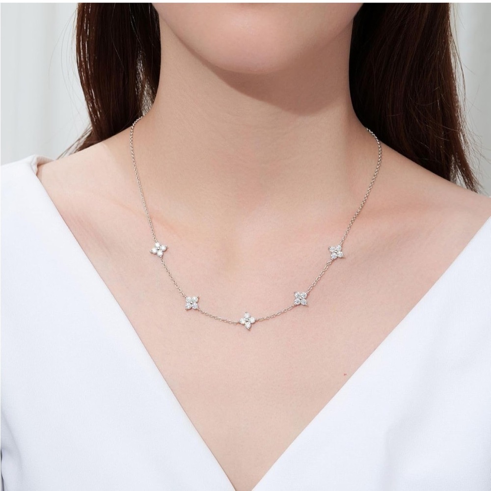 14k Gold Clover Diamonds Necklace - Picture 7 of 8